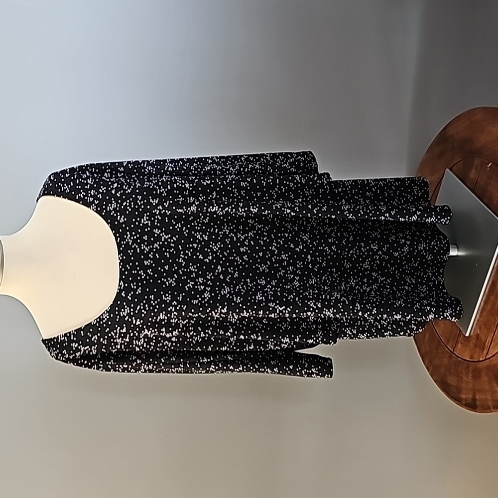 DKR Flowy Black  and White Blouse LS